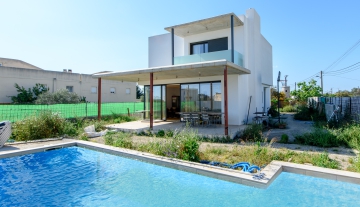 Resa Estates Ibiza house for sale Jesus 2022 main house pool.jpg